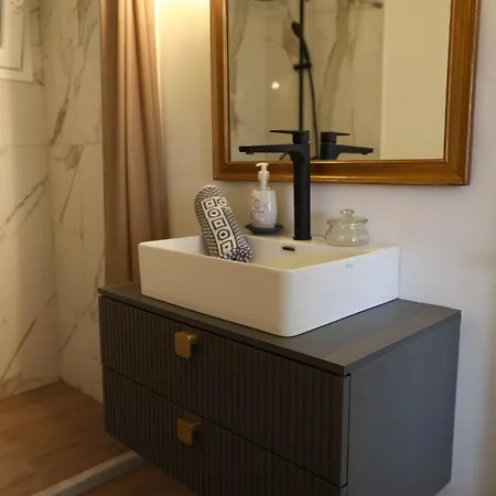 公寓 Virginia's Harbour House